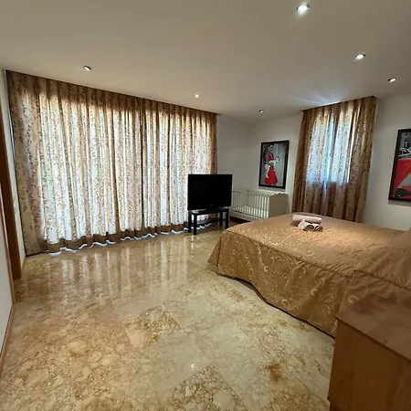 Hills Holiday home